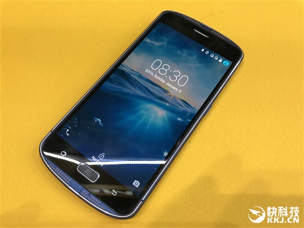 ʷ�����޵�����835�콢��8GB�ڴ桢IP68������ˮ