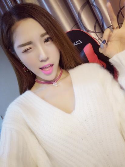 �¹�ϣ����ϷŮ����ˢ������־�10��