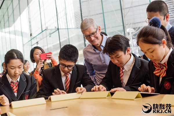 iOSũSwift Playgroundsİˣ