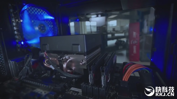 AMD 16ķռRyzenأ˫оƬװ