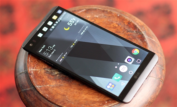 ˫�����㣡LG����835���콢V30ǰ����ع�