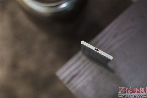 �ռ���������������835 4K���콢�л�ͼ�ͣ����续