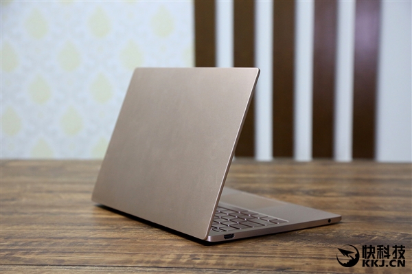 ���ߴ�Core���ģ�12.5Ӣ��С�ױʼǱ�Air����ͼ��