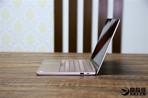 ���ߴ�Core���ģ�12.5Ӣ��С�ױʼǱ�Air����ͼ��