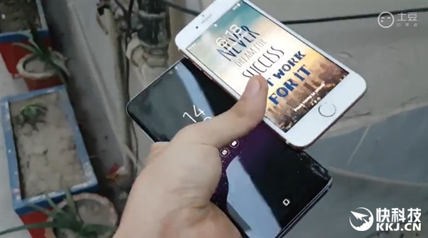 ��ˬ��Galaxy S8������䣺�����ŵ�˲�䱯��