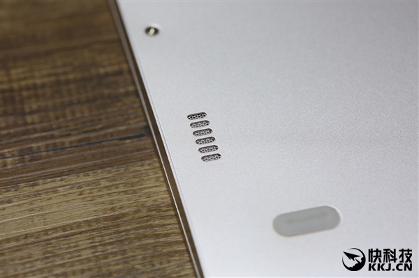 ���ߴ�Core���ģ�12.5Ӣ��С�ױʼǱ�Air����ͼ��