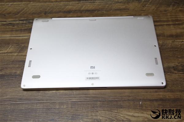 ���ߴ�Core���ģ�12.5Ӣ��С�ױʼǱ�Air����ͼ��