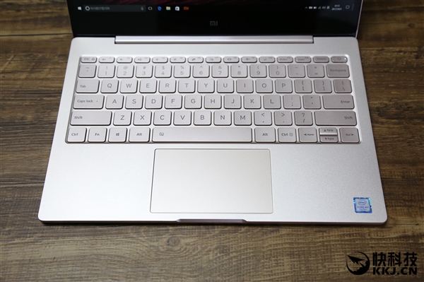 ���ߴ�Core���ģ�12.5Ӣ��С�ױʼǱ�Air����ͼ��