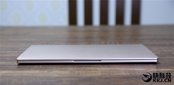 ���ߴ�Core���ģ�12.5Ӣ��С�ױʼǱ�Air����ͼ��