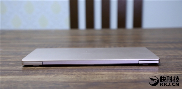 ���ߴ�Core���ģ�12.5Ӣ��С�ױʼǱ�Air����ͼ��