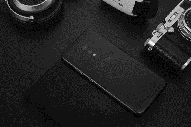 ��ɧ��vivo�����콢Xplay6�����񡱶��ư泤����