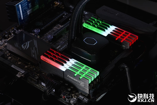 ֥淢128GB DDR4-3333ŵڴװIntel