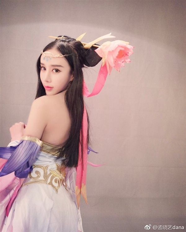 ��������ҫ���ж��������ԭ��ŮӢ��