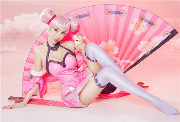 ��������ҫ���ж��������ԭ��ŮӢ��