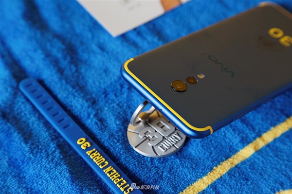 4998Ԫ��vivo Xplay6���ﶨ�ư�ͼ�ͣ���ɫ��ɧ