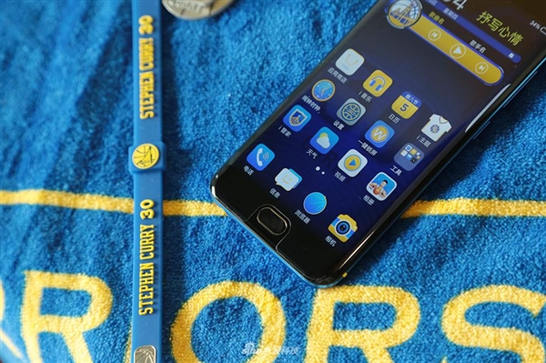 4998Ԫ��vivo Xplay6���ﶨ�ư�ͼ�ͣ���ɫ��ɧ