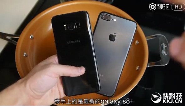 ������S8+��iPhone 7 Plusͬʱ�Է�ˮ�У�5���Ӻ�����