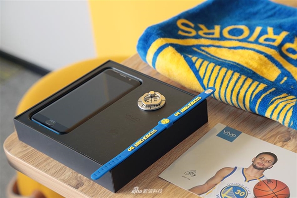 4998Ԫ��vivo Xplay6���ﶨ�ư�ͼ�ͣ���ɫ��ɧ