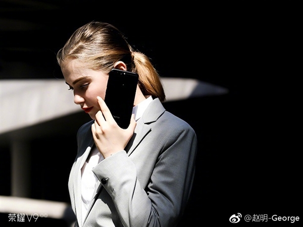 ������Ů������ɫ��Ϊ��ҫV9�����Ǻ�ɫ������