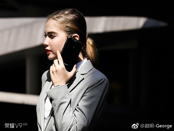 ������Ů������ɫ��Ϊ��ҫV9�����Ǻ�ɫ������