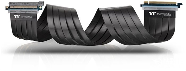 �Կ�PCIe x16�ӳ���չ���������Ӵ�ƽ����������ֱ��