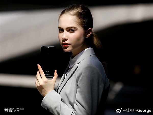 ������Ů������ɫ��Ϊ��ҫV9�����Ǻ�ɫ������