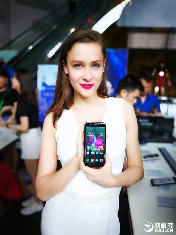 2199Ԫ��ֵ�ޣ�ivvi K5����3D�ֻ���������Ƭ����