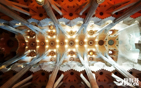 С��6�ٷ�����ȫ����Ů��һ�۱��ж���