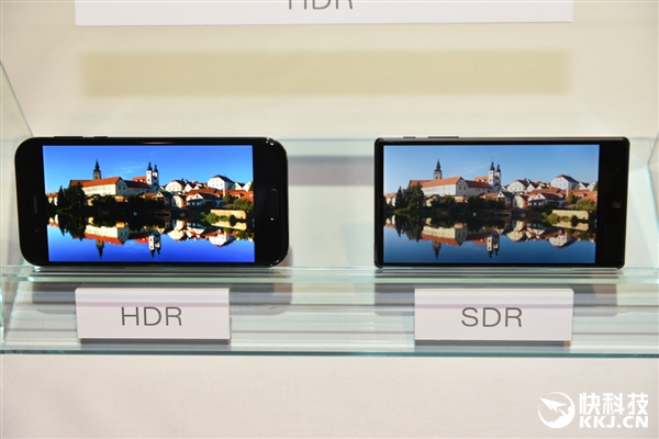 ��������835�콢AQUOS R���ͼ�ͣ�120Hz 2K��