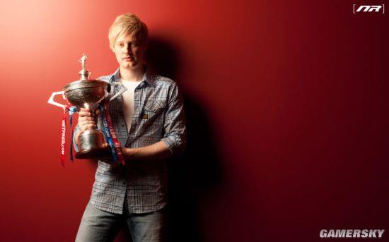 ˹ŵ������ھ�����LOL��������ϰ�ɼ��»�