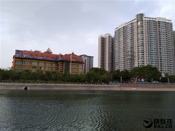 ��Ϊ����7 Plus���ţ������黯������