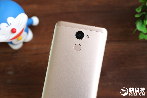 ��Ϊ����7 Plus���ͼ�ͣ�Բ������˧��