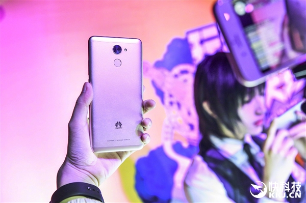 1499Ԫ�𣡻�Ϊ��ʽ��������7 Plus��4000mAh����