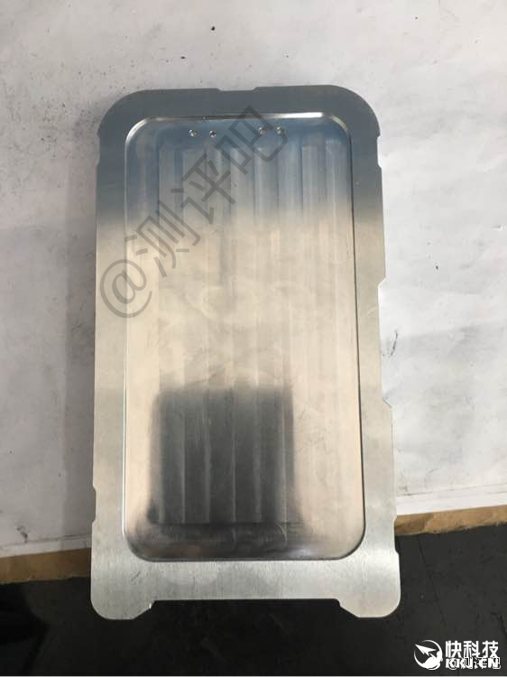 ����Ͷ���Ľ��࣡iPhone 8���ͼ��ģ���ع�