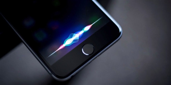 ������������ⷭ����ˮ iPhone 7 Siri������һ��