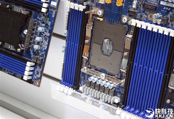 ���༷���ˣ�Intel��Xeon���������ܱ�������59%