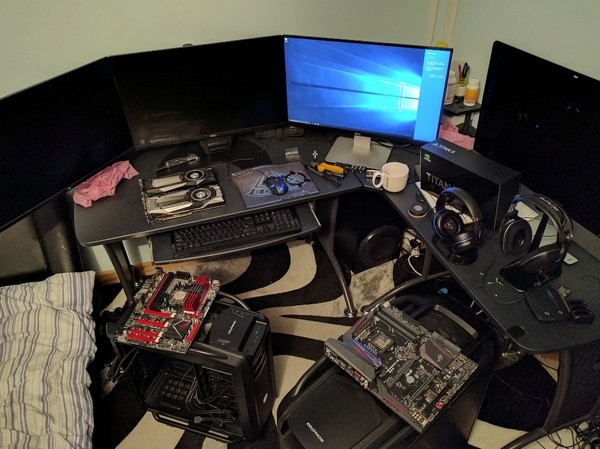 �ɵ�����������22�����Ա���غ���ʷ����ѧʱ�ǵ��԰׳�