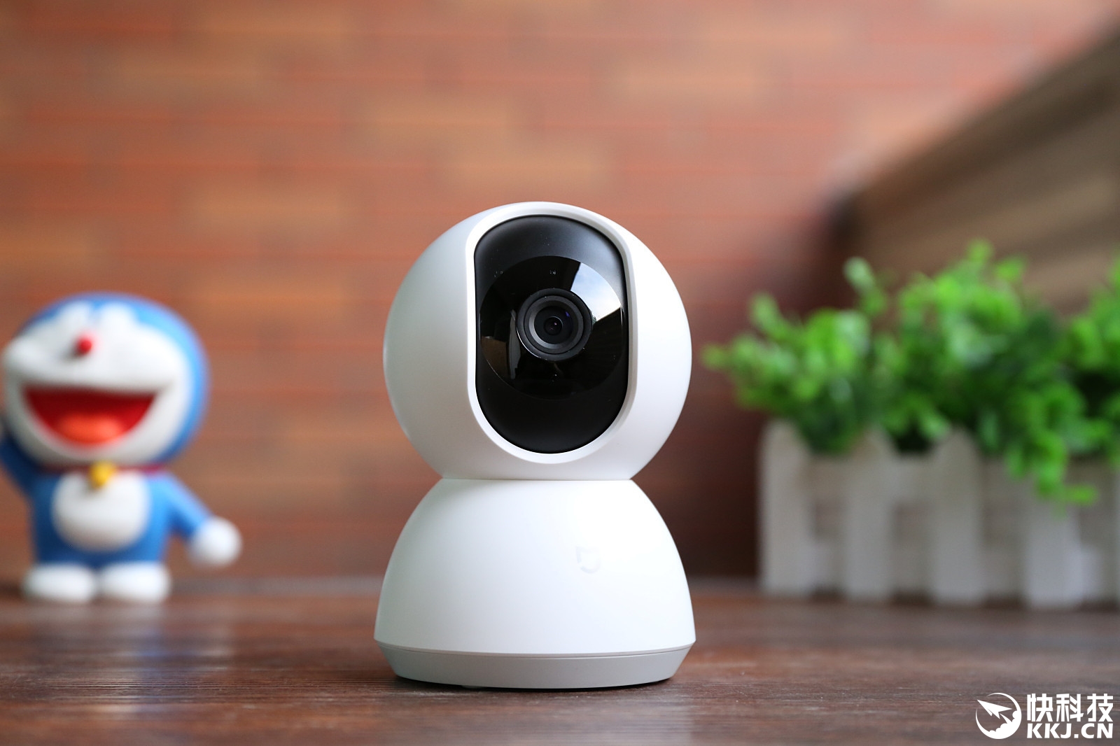 米家智能摄像机云台版开箱图赏:双电机360°旋转