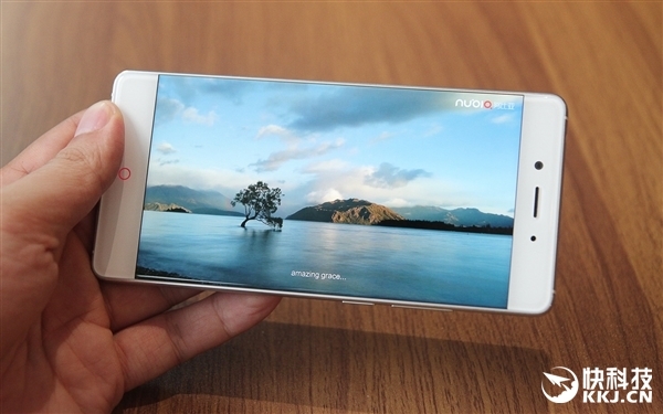 ��˧�ޱ߿�nubia���콢Z17���أ��մɺ�̫����