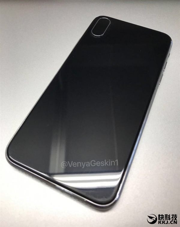 �Ա�iPhone 7��5.7Ӣ��iPhone 8�������������С��