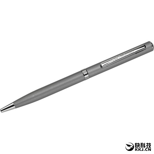 ��˶������Я��ʾ��MB16AC��һ��USB-C�ӿڸ㶨һ��