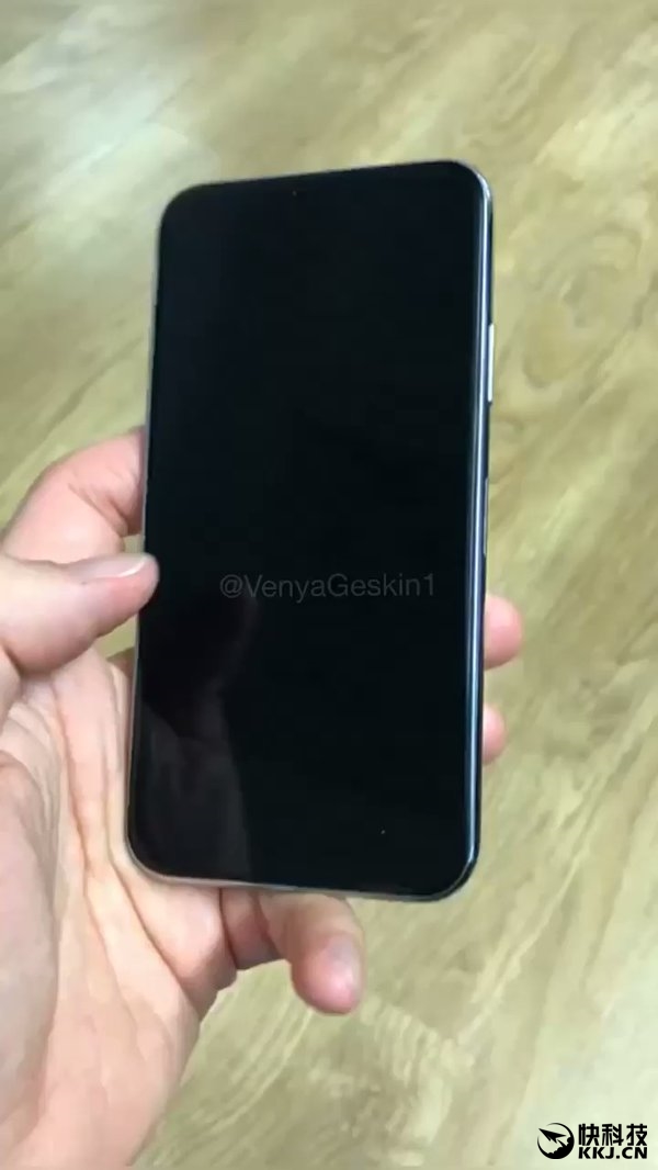 �Ա�iPhone 7��5.7Ӣ��iPhone 8�������������С��