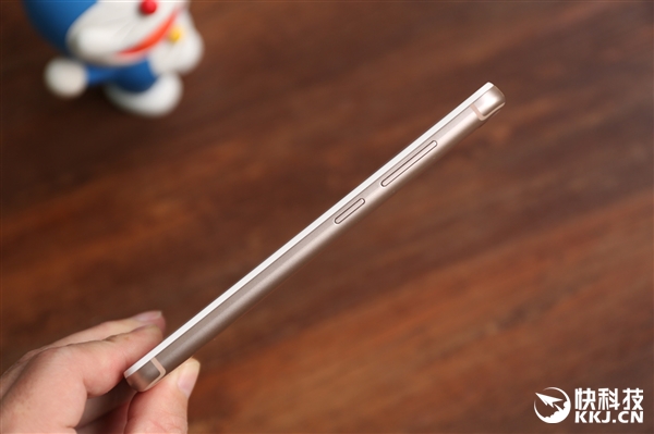 599Ԫ��������4a���ͼ�ͣ�����iPhone 7�ġ����ա�