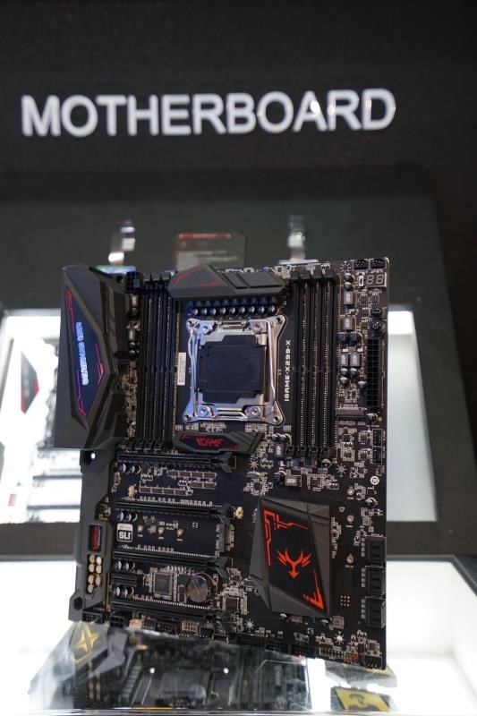 �߲ʺ籬����һ��iGame�����忨��SSD���ࣺ������