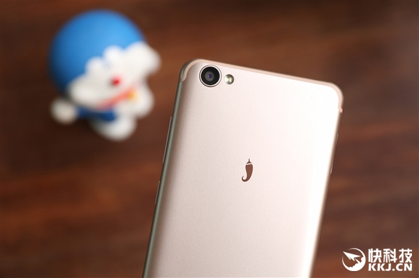 599Ԫ��������4a���ͼ�ͣ�����iPhone 7�ġ����ա�