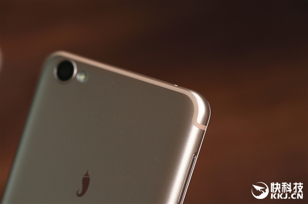 599Ԫ��������4a���ͼ�ͣ�����iPhone 7�ġ����ա�