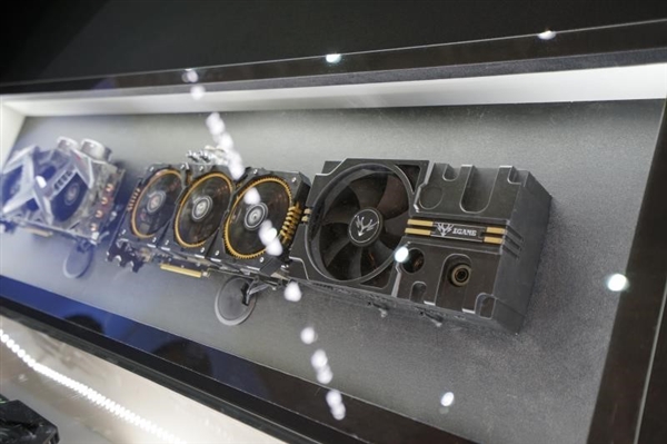 �߲ʺ籬����һ��iGame�����忨��SSD���ࣺ������