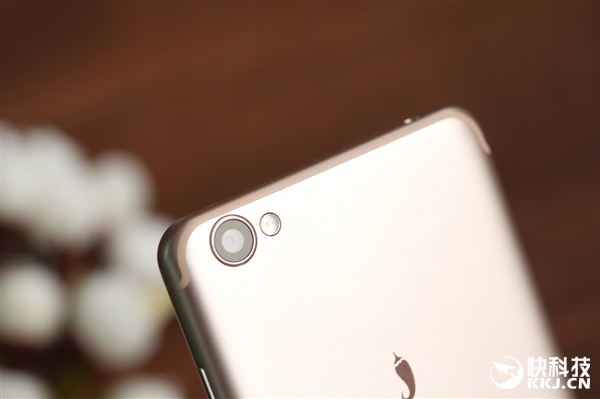 599Ԫ��������4a���ͼ�ͣ�����iPhone 7�ġ����ա�