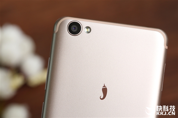 599Ԫ��������4a���ͼ�ͣ�����iPhone 7�ġ����ա�