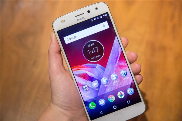 ��ֵ����������Moto Z2 Play������3400Ԫ������ģ���ֻ�